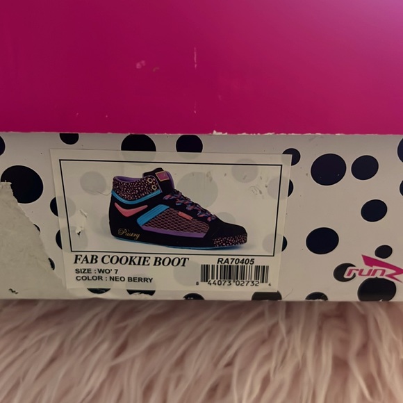 Pastry Fab Cookie Sneakers. NEO BERRY - Picture 3 of 3